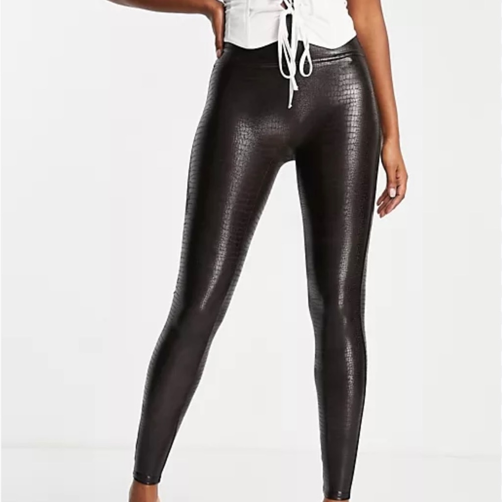 NWOT Spanx faux croc leggings medium